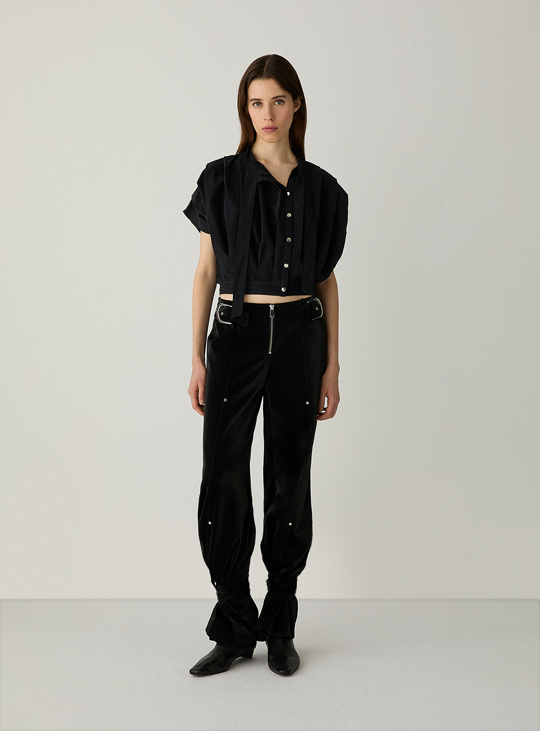 LAA1TOP21542PYW_Black_1.png