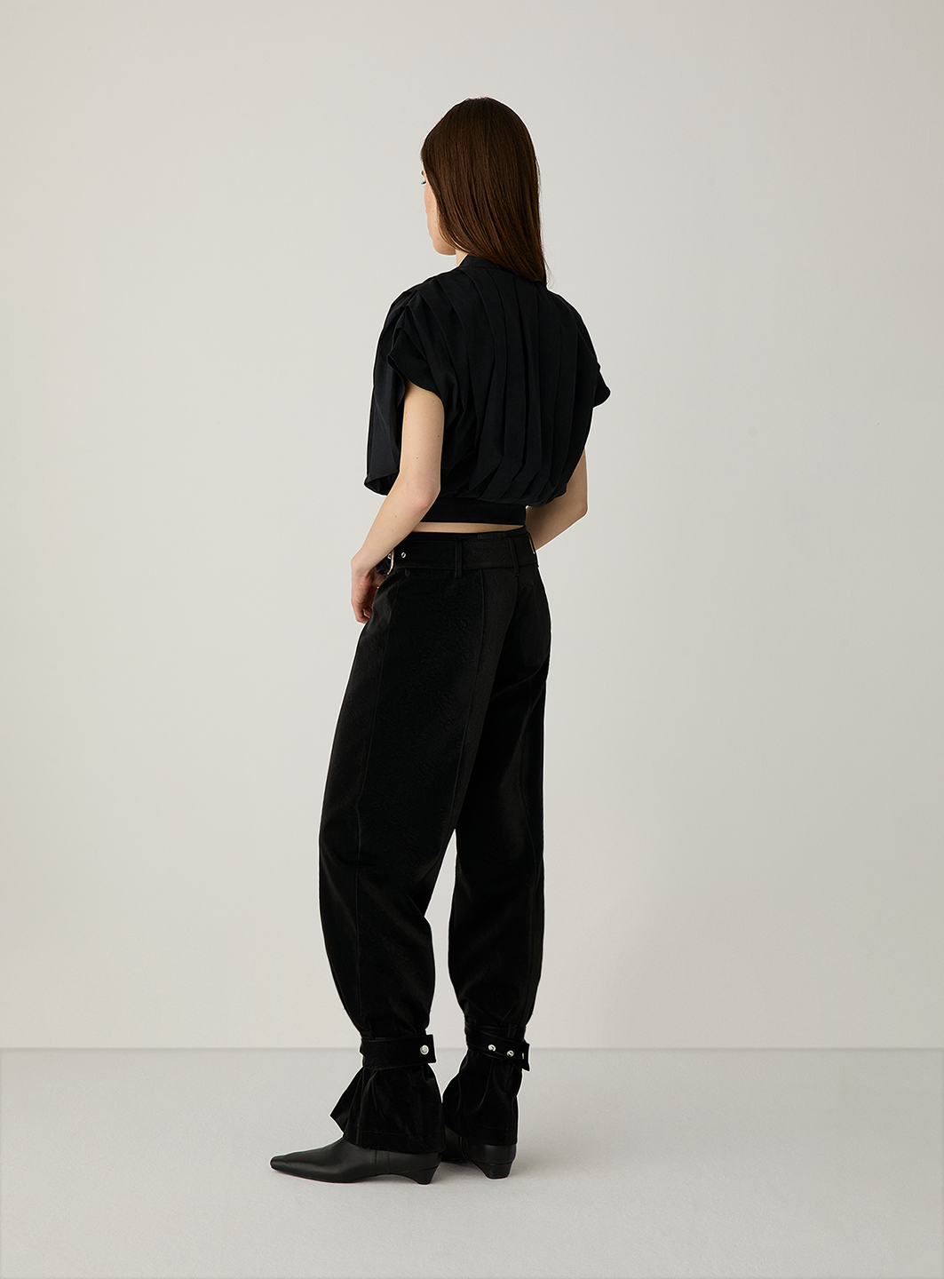 LAA1TOP21542PYW_Black_2.png