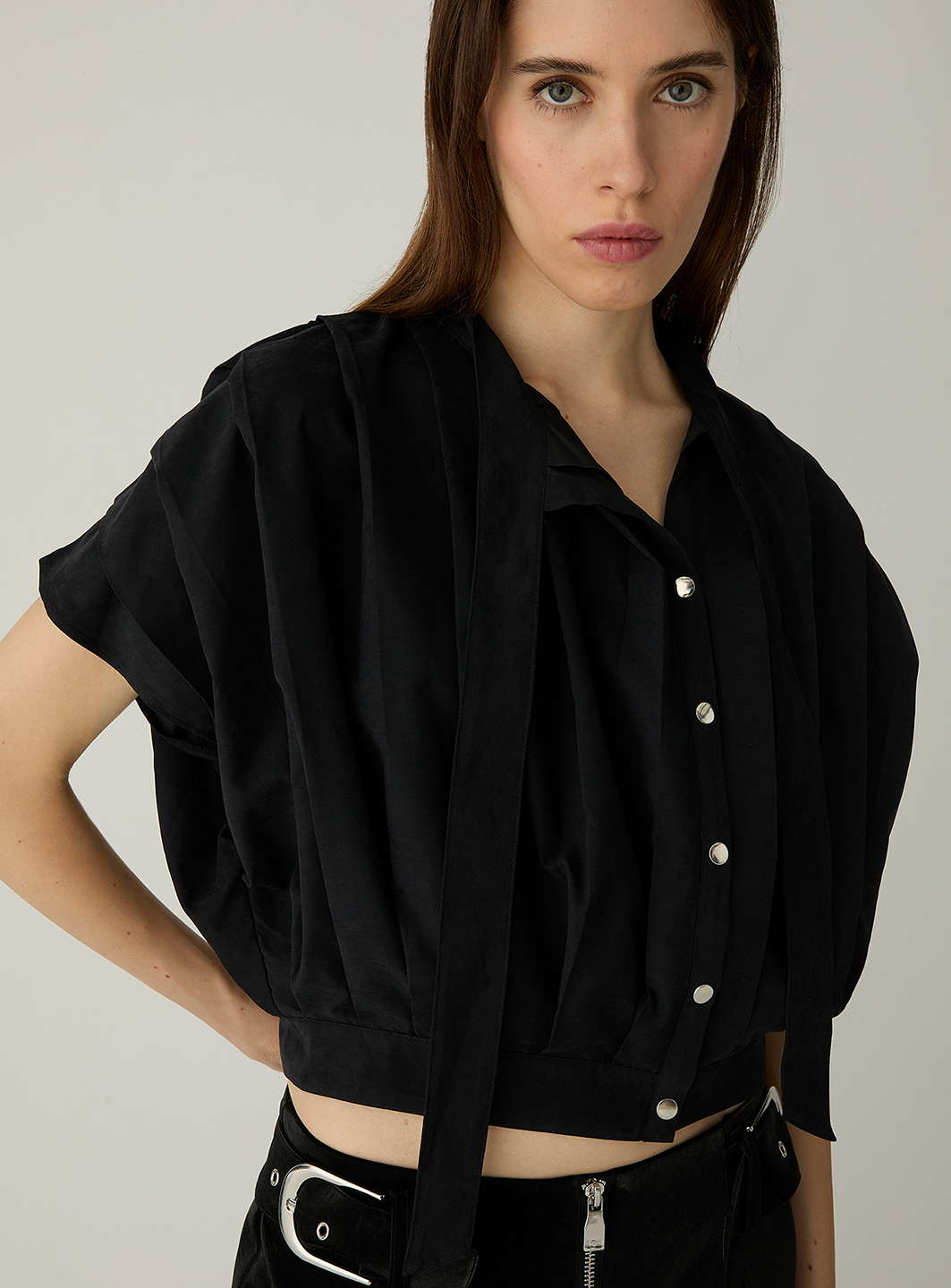 LAA1TOP21542PYW_Black_3.png