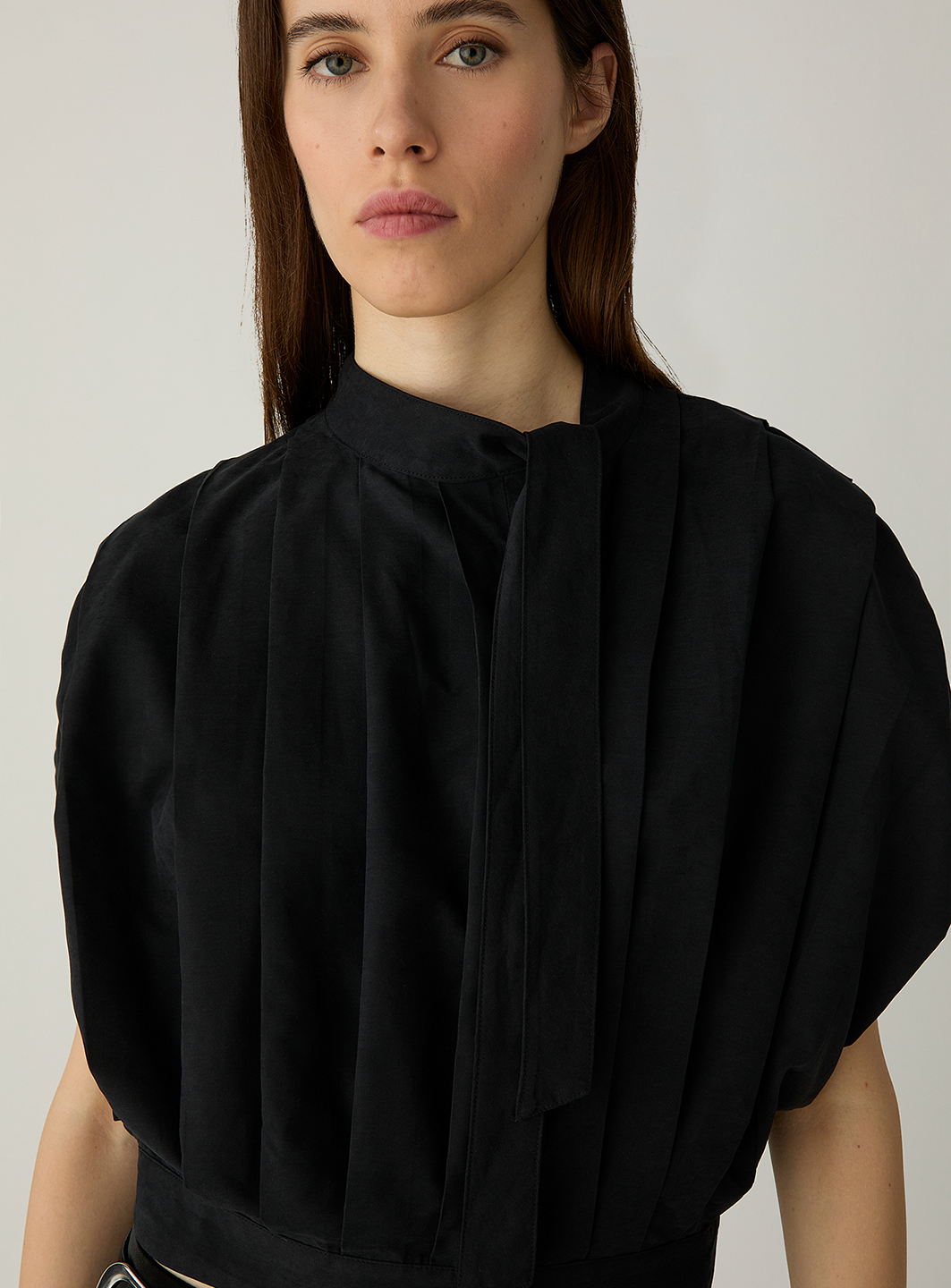 LAA1TOP21542PYW_Black_4.png