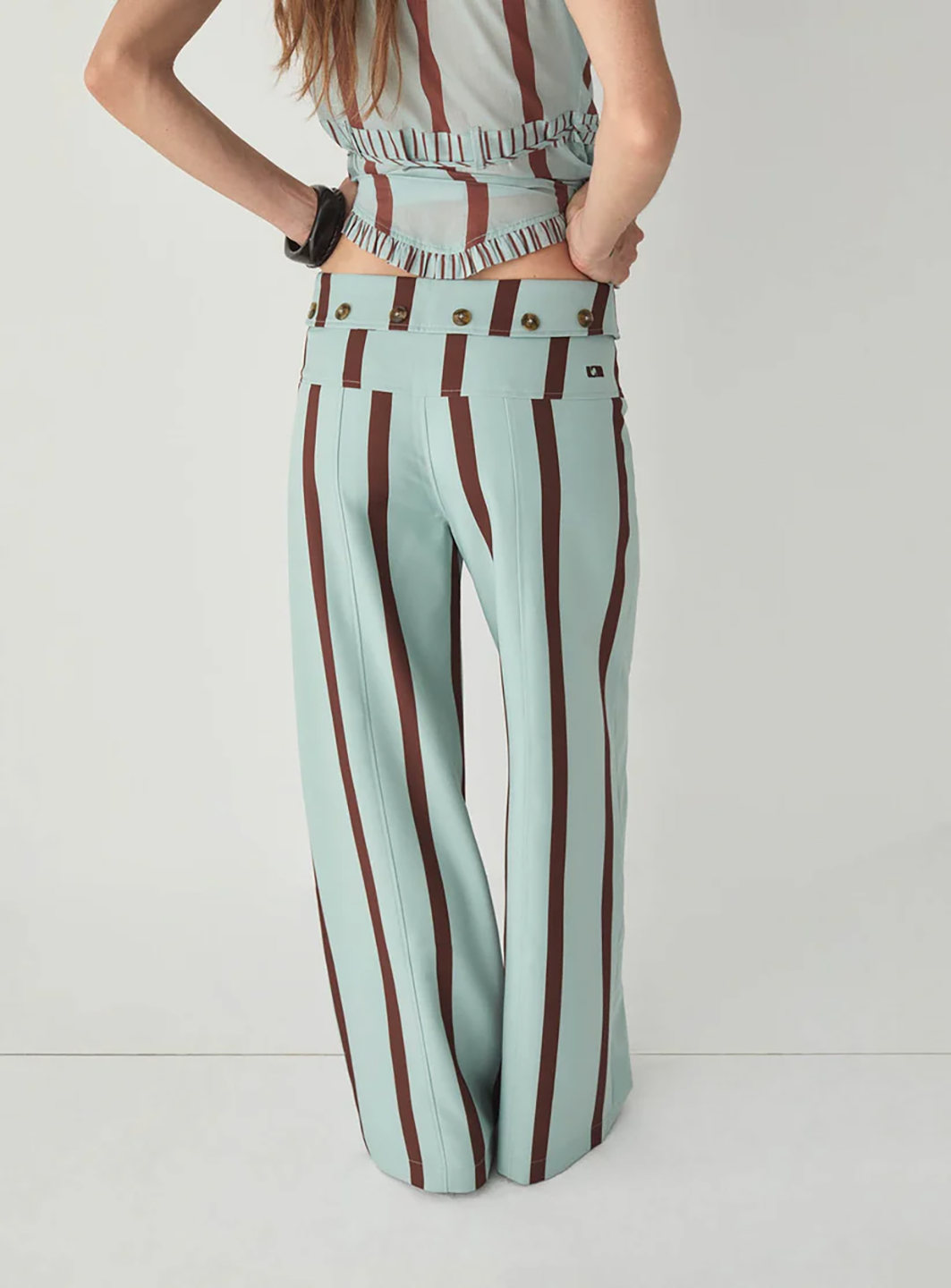 LAA1TRO00001VSW_Turquoise_2.png