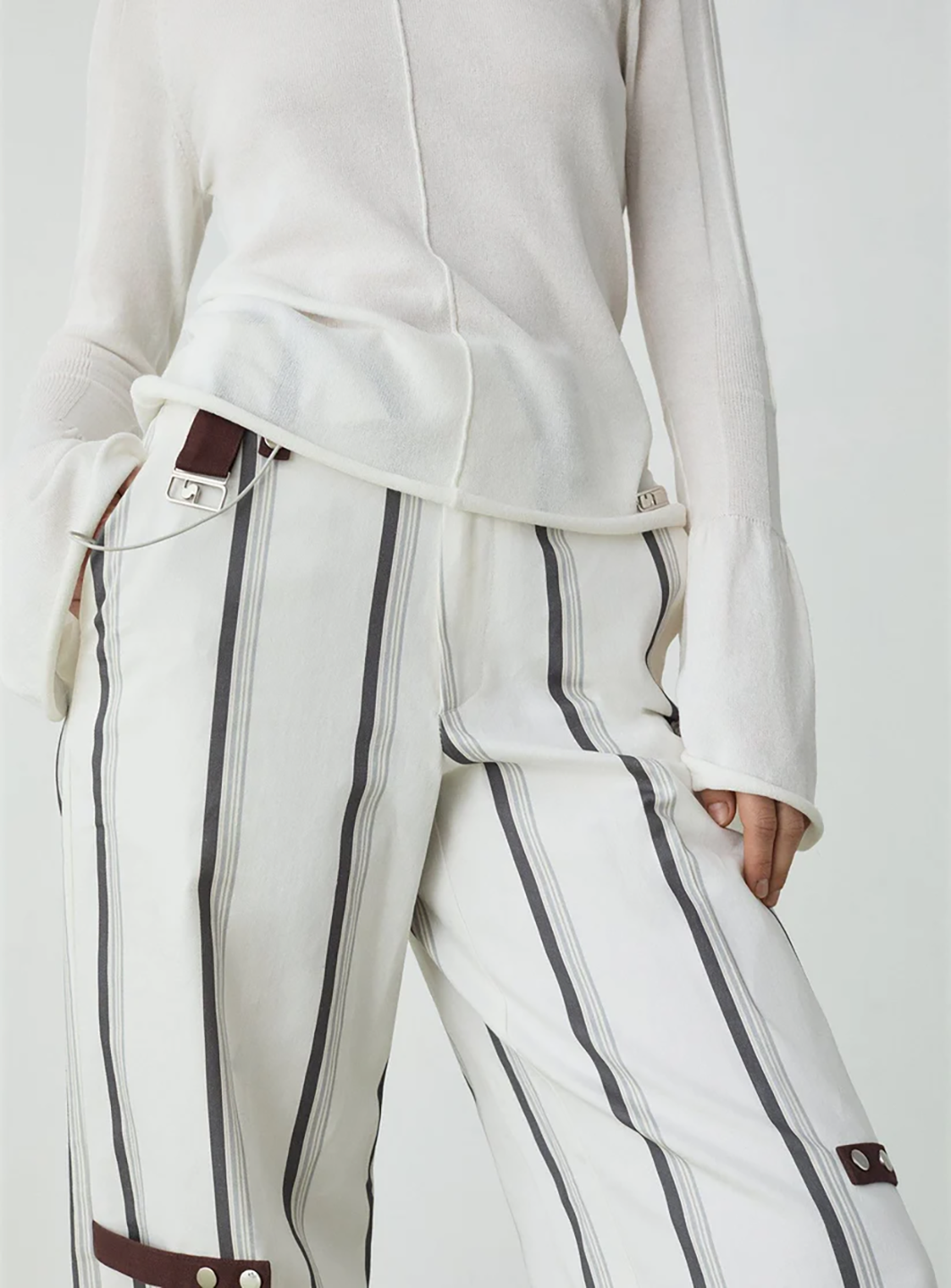 LAA1TRO00017CTW_White_1.png