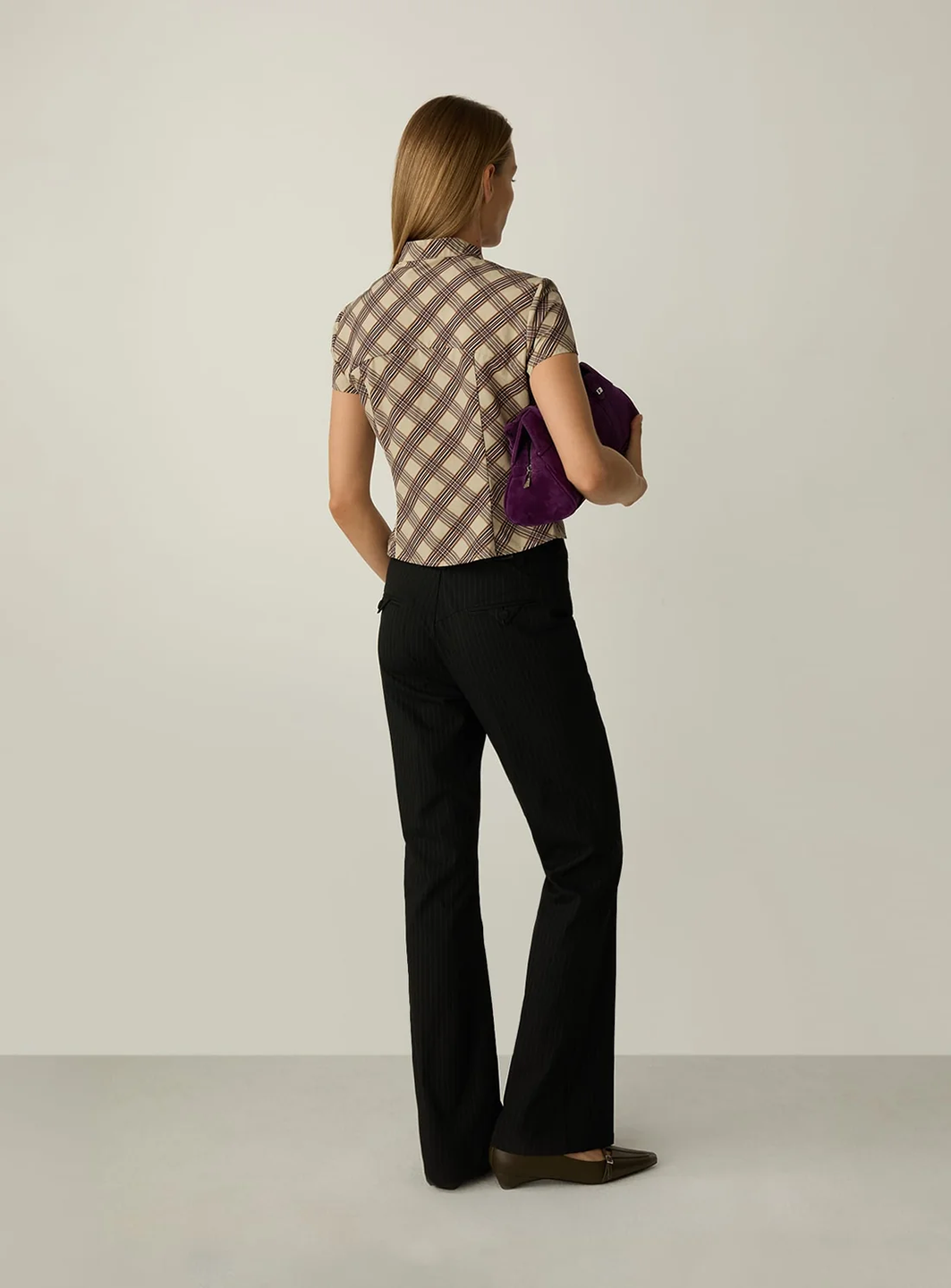 LAA1TRO21549PYW_Black_3.png