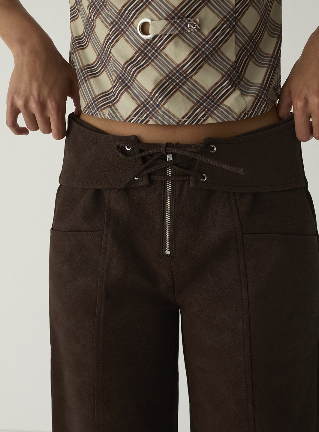 LAA1TRO21598PHW_Dark+Brown_3.png