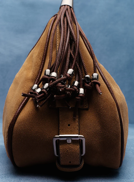 LAA3BAG00001LEW_CAMEL_2.png