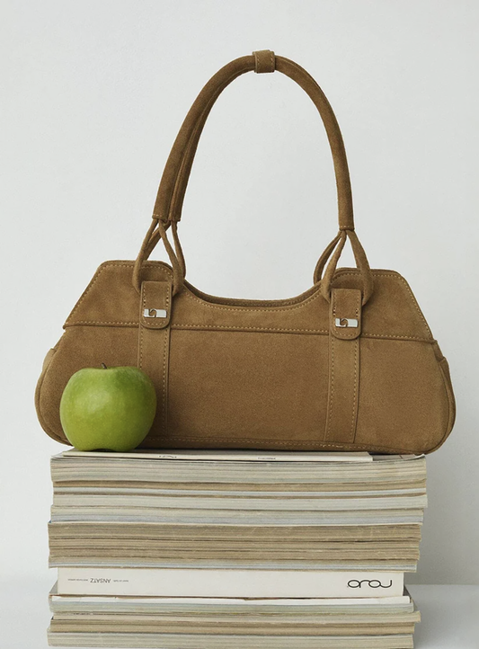 LAA3BAG00003LEW_CAMEL_2.png