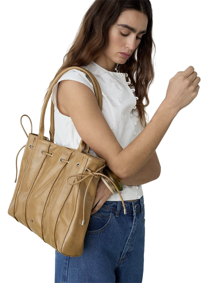 LAA3BAG00014PHW_CAMEL_0.png