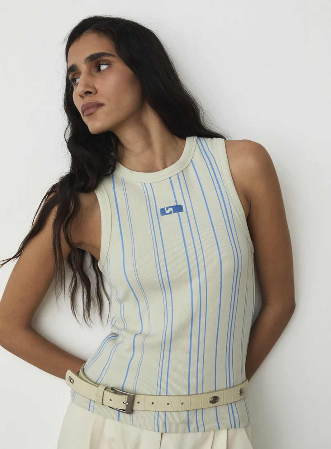 LAA4ACC00004LEW_Off+white_1.png
