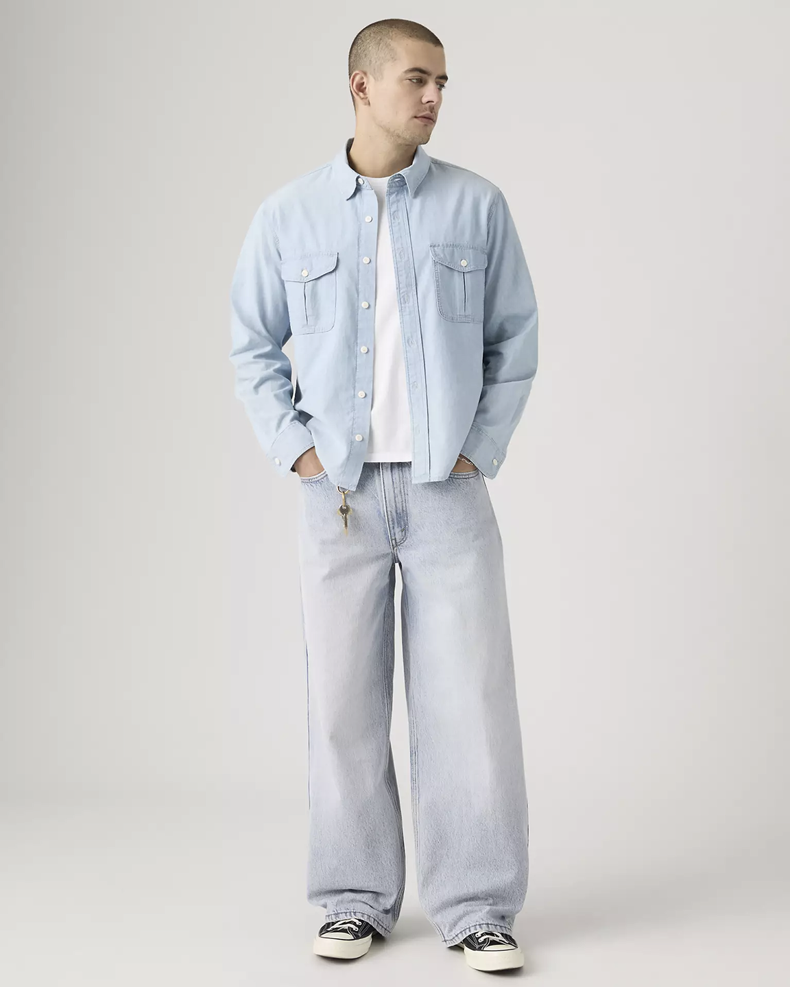 LEV1JEA00033CTM_Bag+Secured_1.png