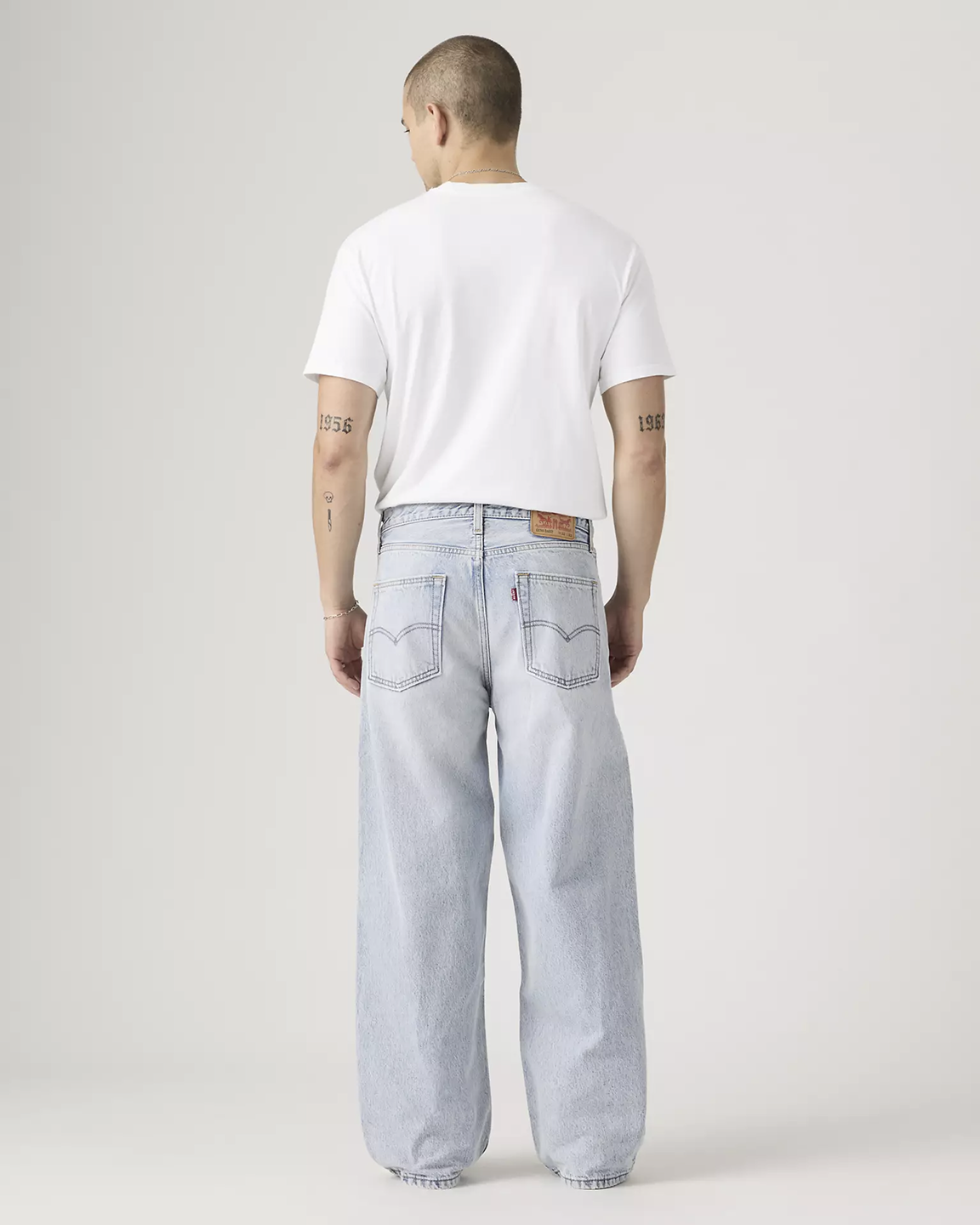 LEV1JEA00033CTM_Bag+Secured_2.png