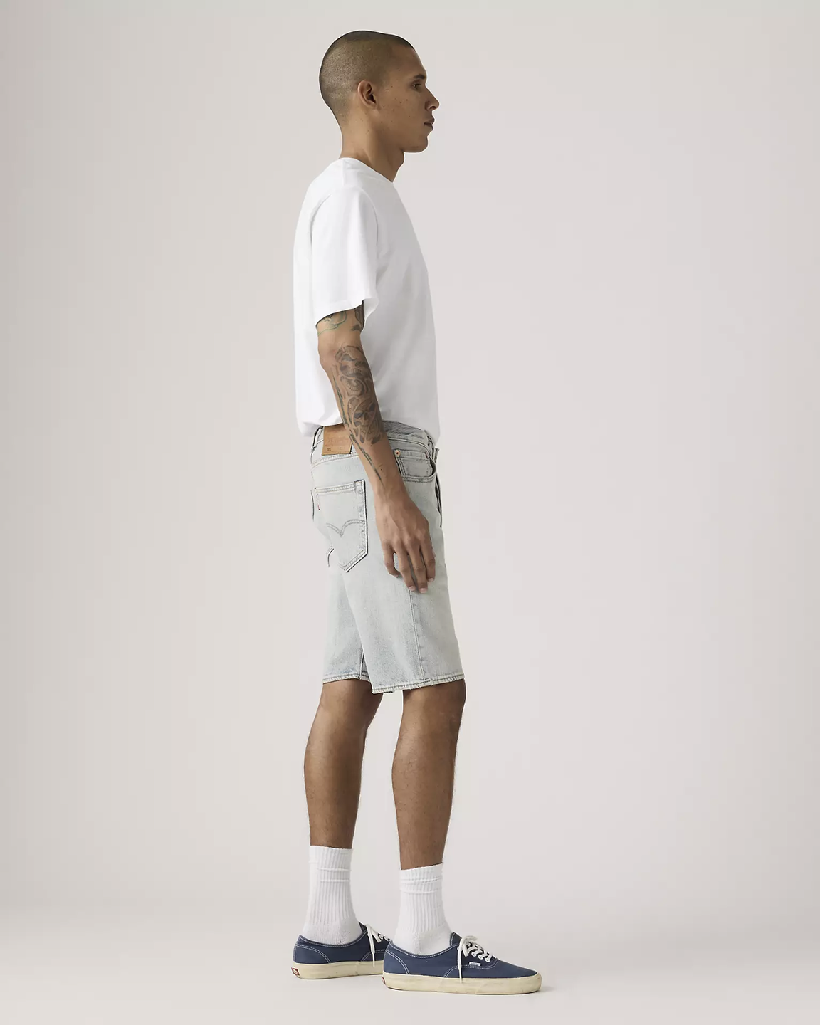 LEV1JEA00035CTM_Never+On+Time+Sho_2.png