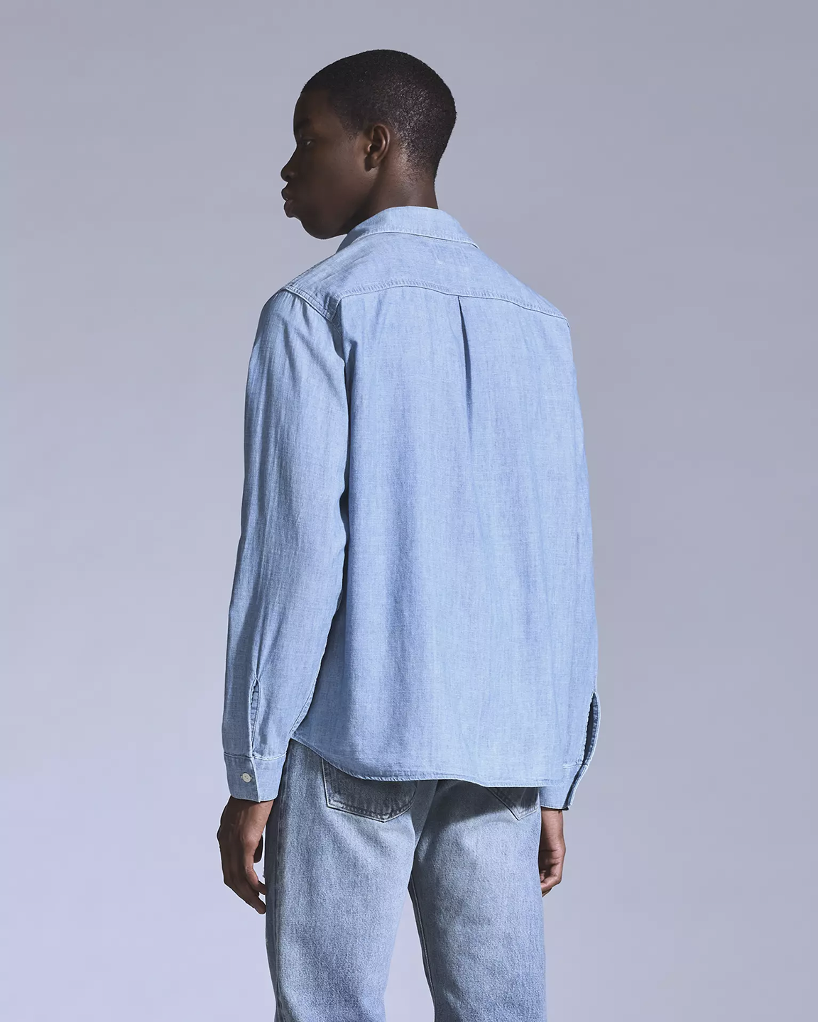 LEV1TOP00037CTM_Blue+Light+Chambray_1.png