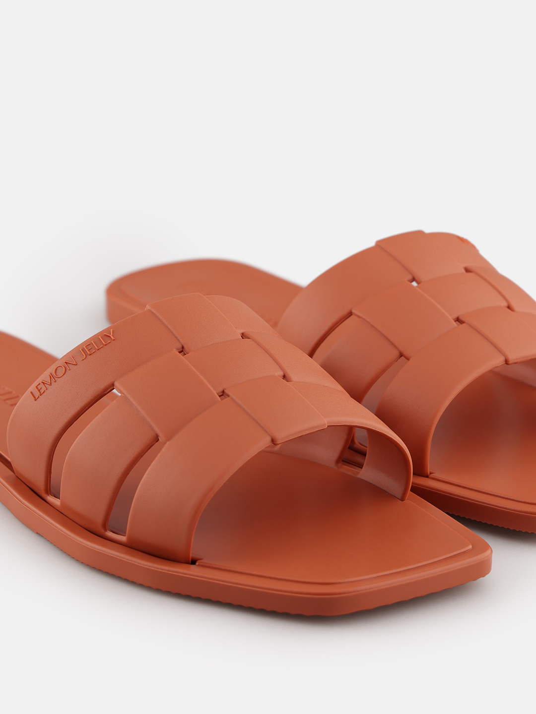 LJYCCAL00003RUW_Rust_4.png