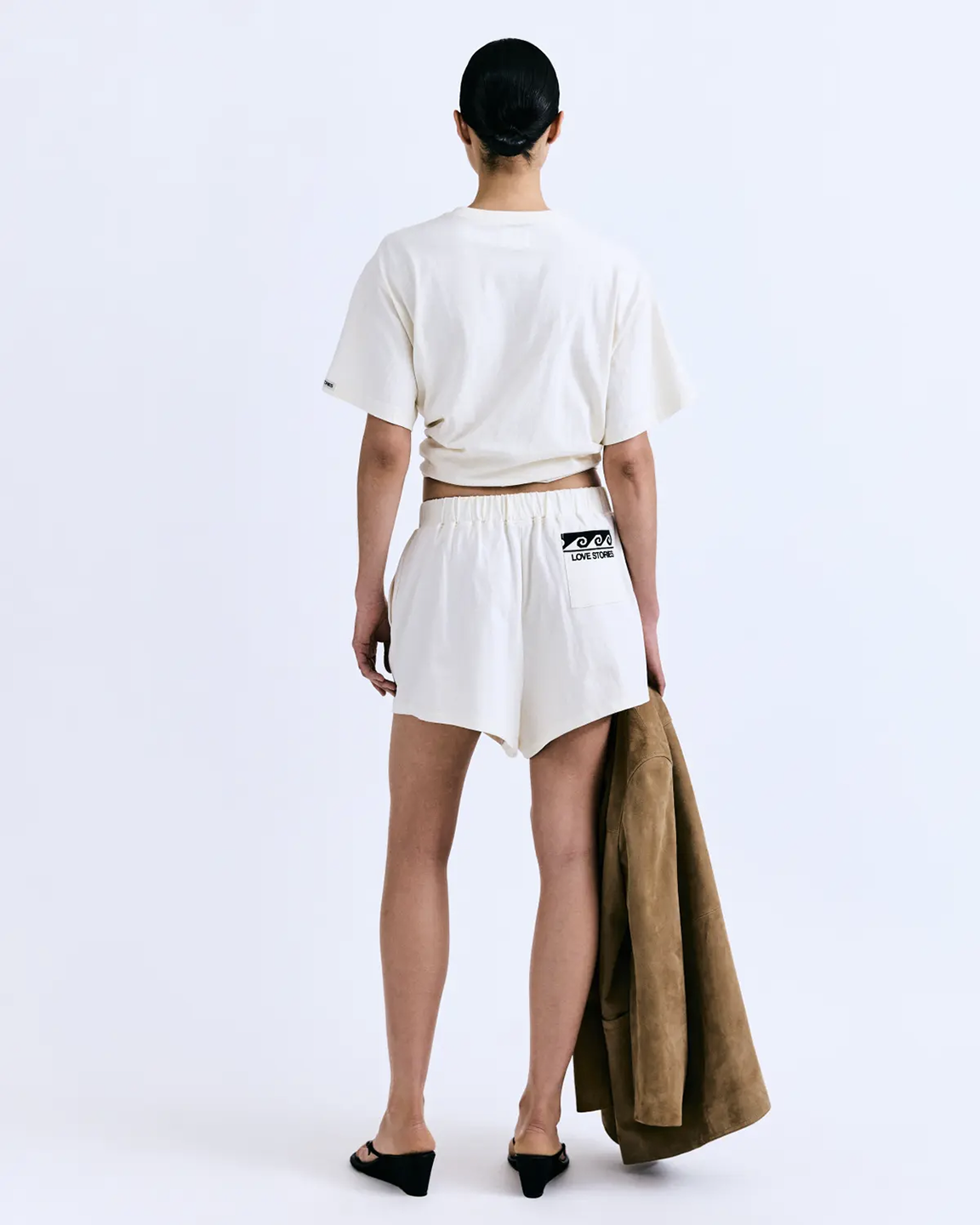 LVS1SHO00001CTW_Off+white_1.png