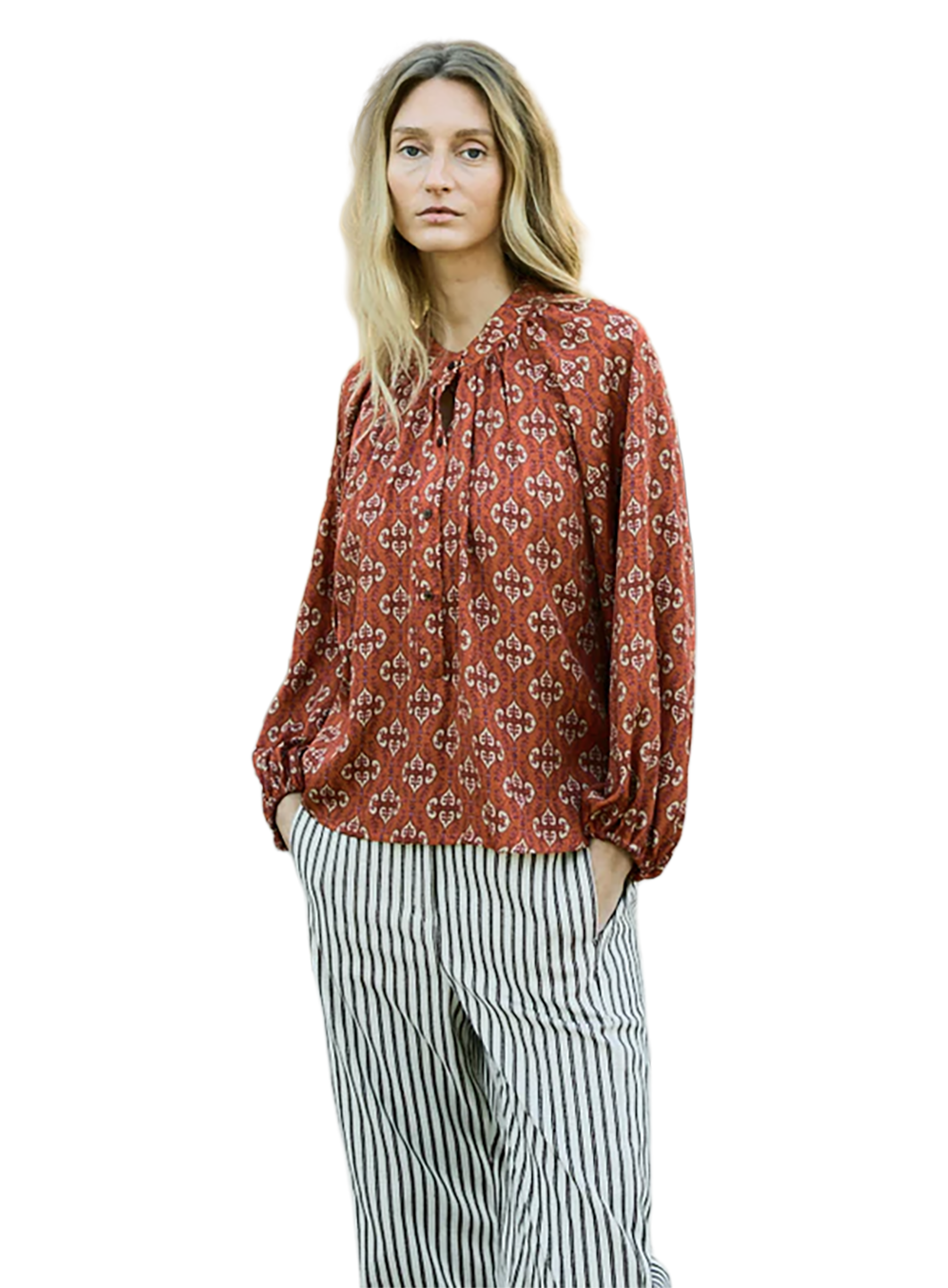 MGN1TOP00000OFW_Red+Tapestry_0.png