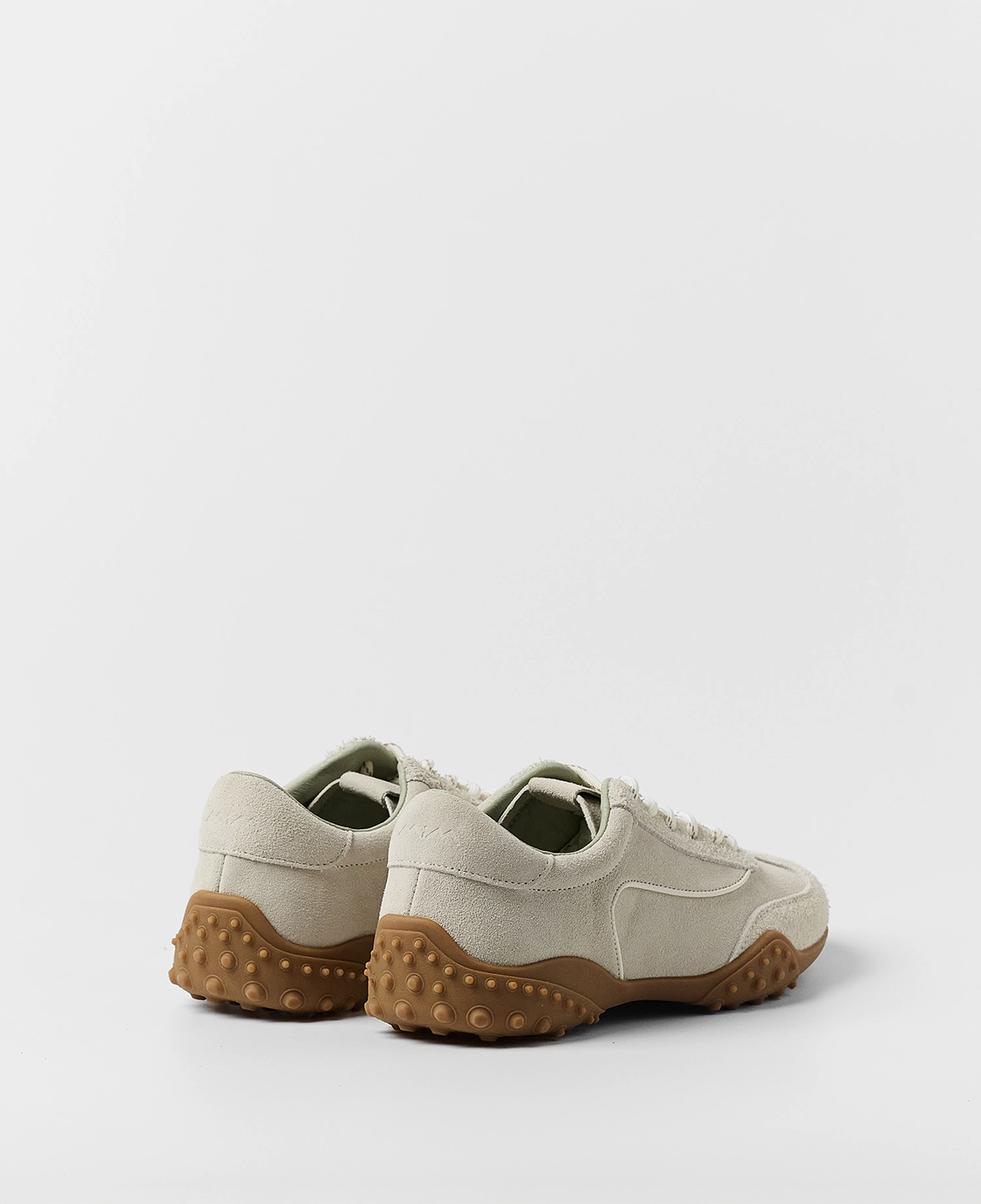 MIMCCAL03999LEW_Off+White_3.png