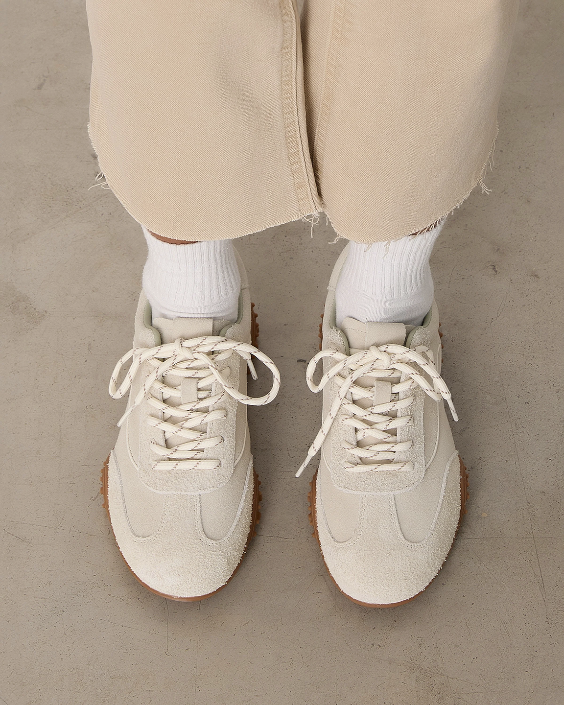 MIMCCAL03999LEW_Off+White_4.png