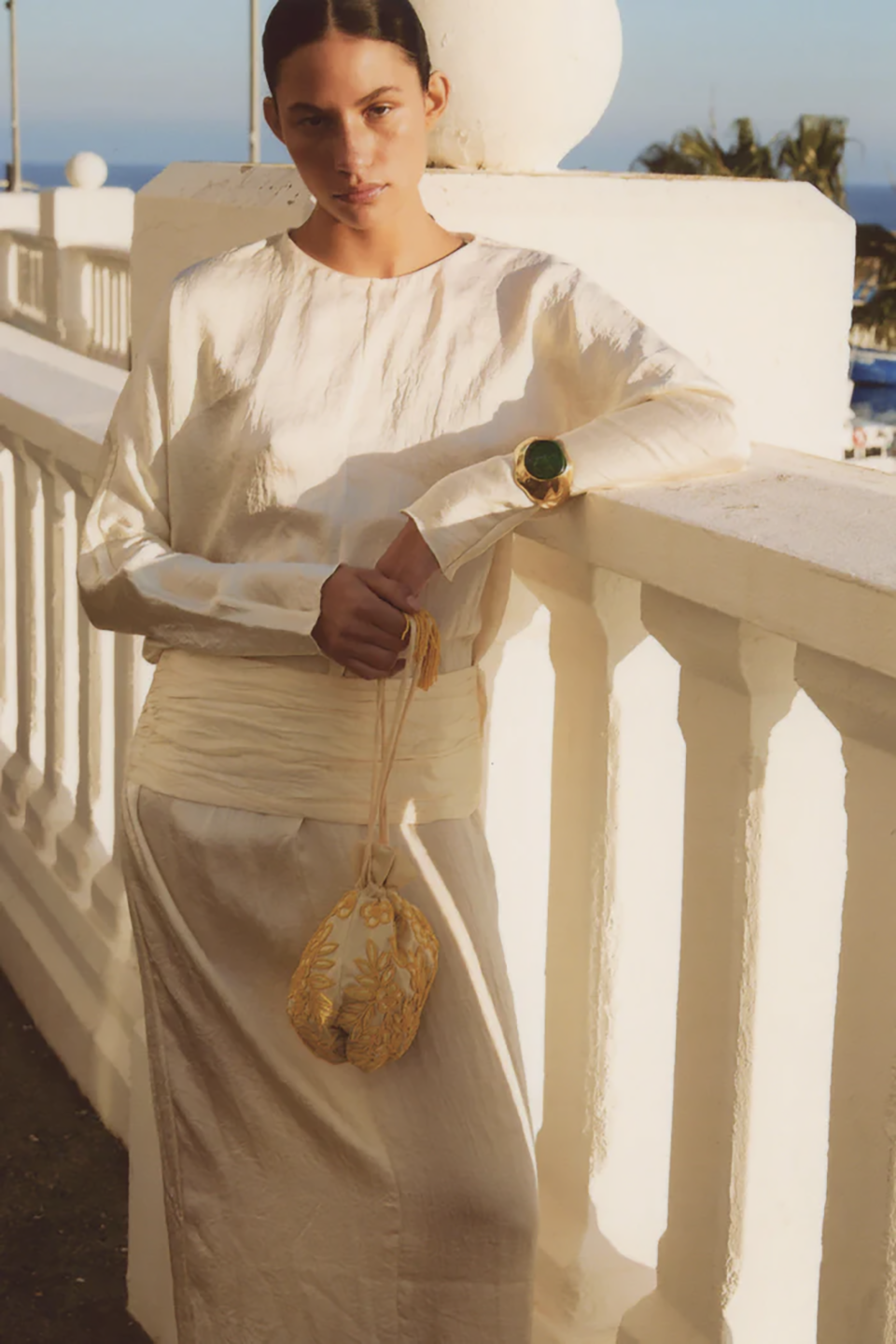 MNC5JEW04559BRW_Oro_2.png