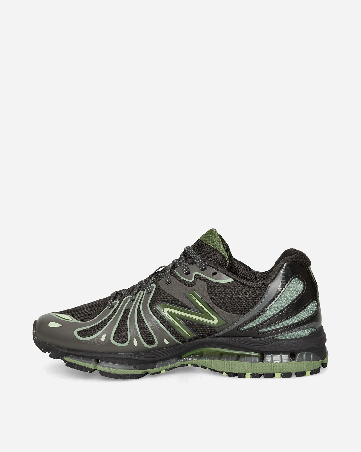 NEB2SNE00006LEU_FADED+BLACK_2.png