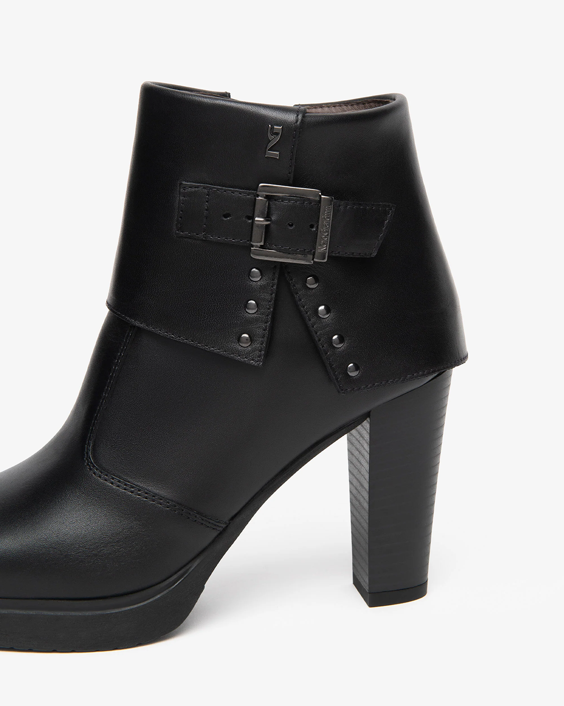 NEGCCAL14404LEW_NERO_2.png
