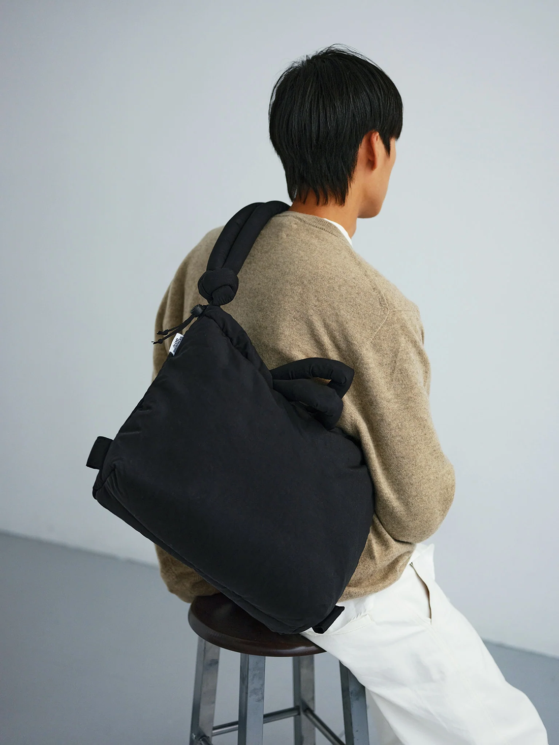 OLE3BAG00002NYU_Black_1.png