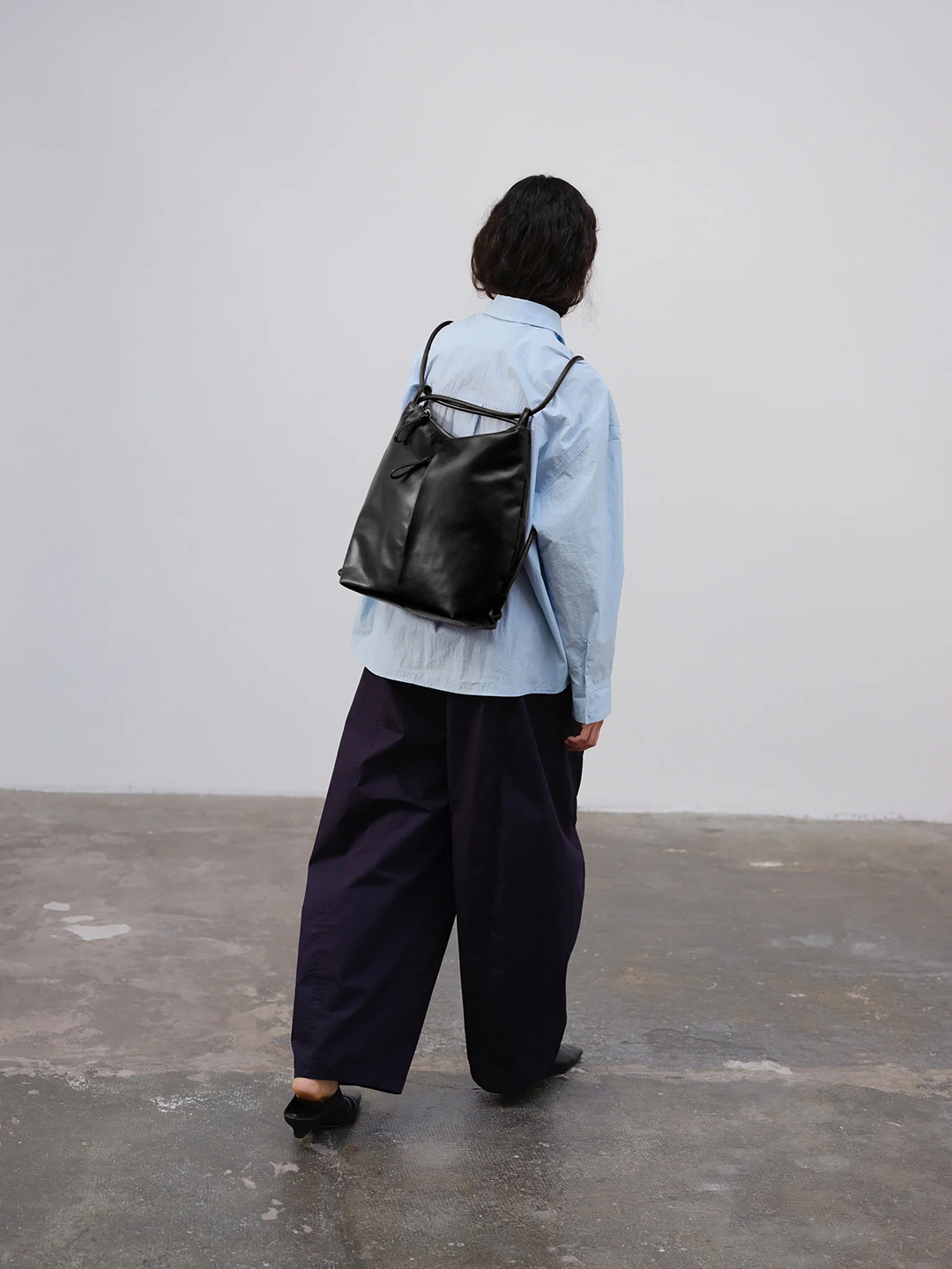 OLE3BAG23007FXW_Vegan+Leather+-+Black_5.png