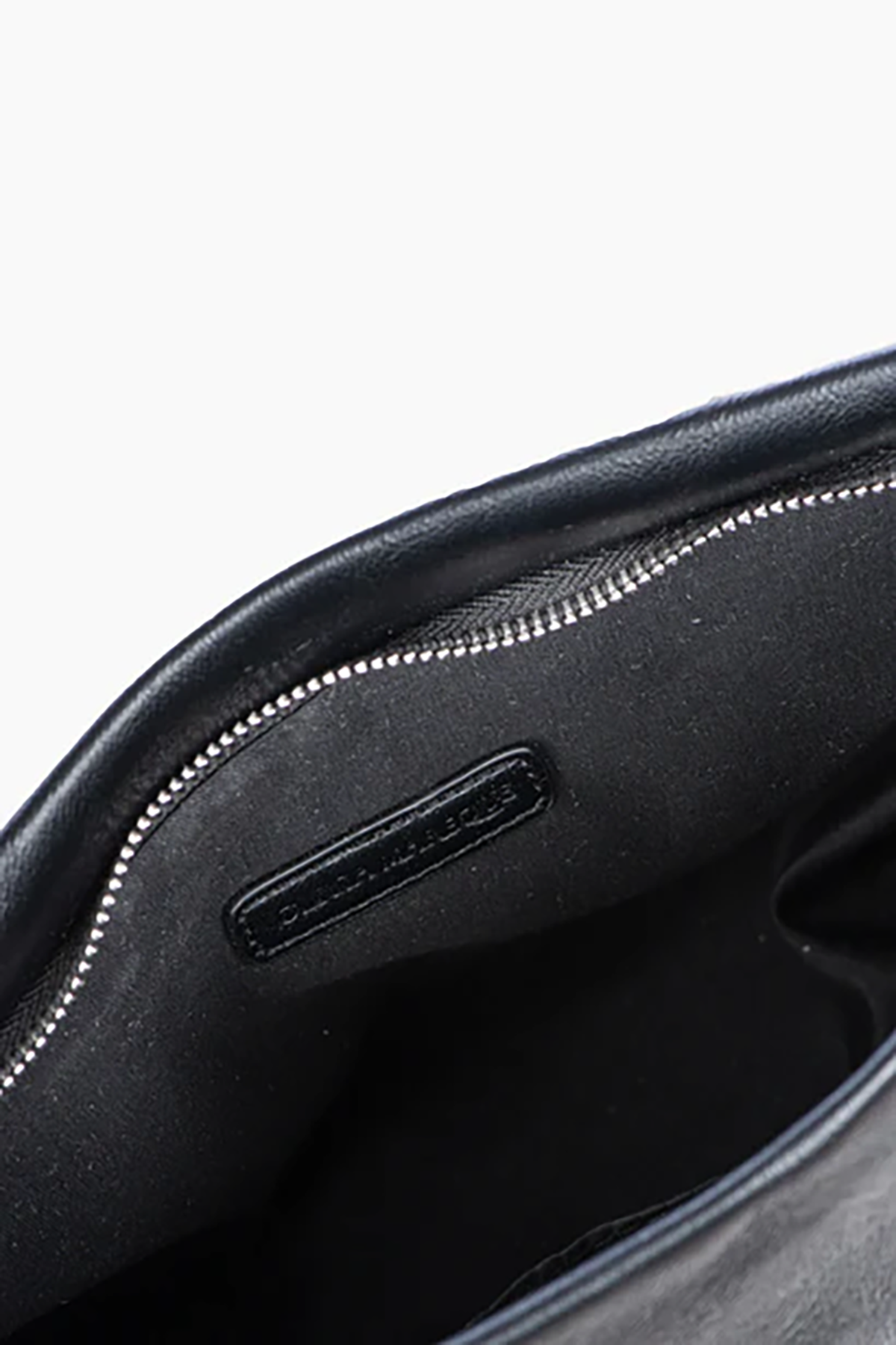 OLM3BAG00001PHU_Negro_4.png