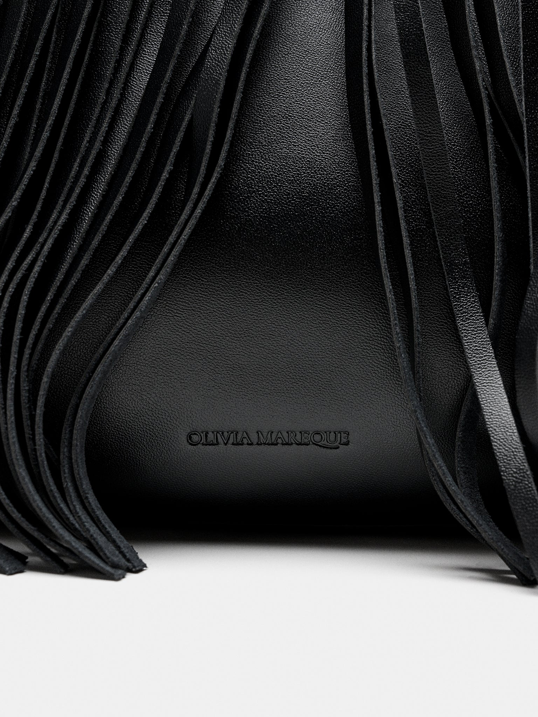 OLMBBCP26329PHW_Black_2.png