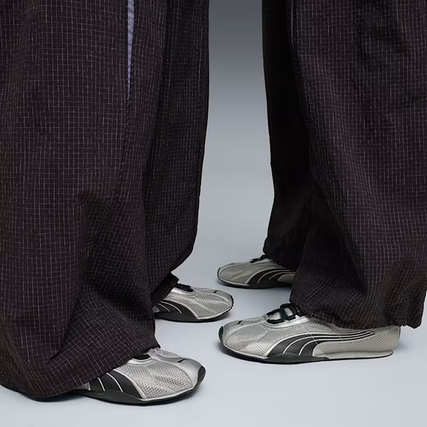 PUM2SNE00006LSU_PUMA+Silver-PUMA+Black_6.png