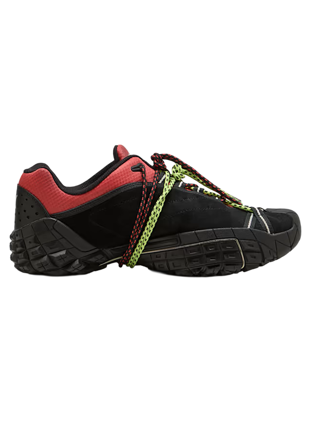 PUM2SNE12699LEU_PUMA+Black-Formula+Red_0.png