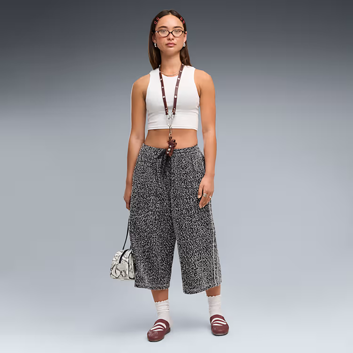 PUM2SNE24633LEW_Burgundy-Haute+Cof_5.png