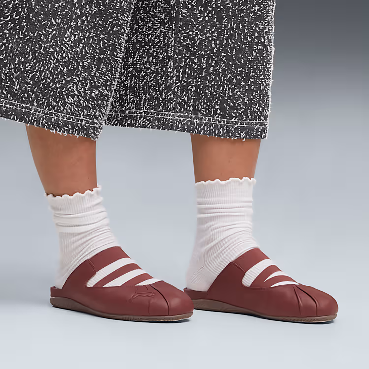 PUM2SNE24633LEW_Burgundy-Haute+Cof_6.png