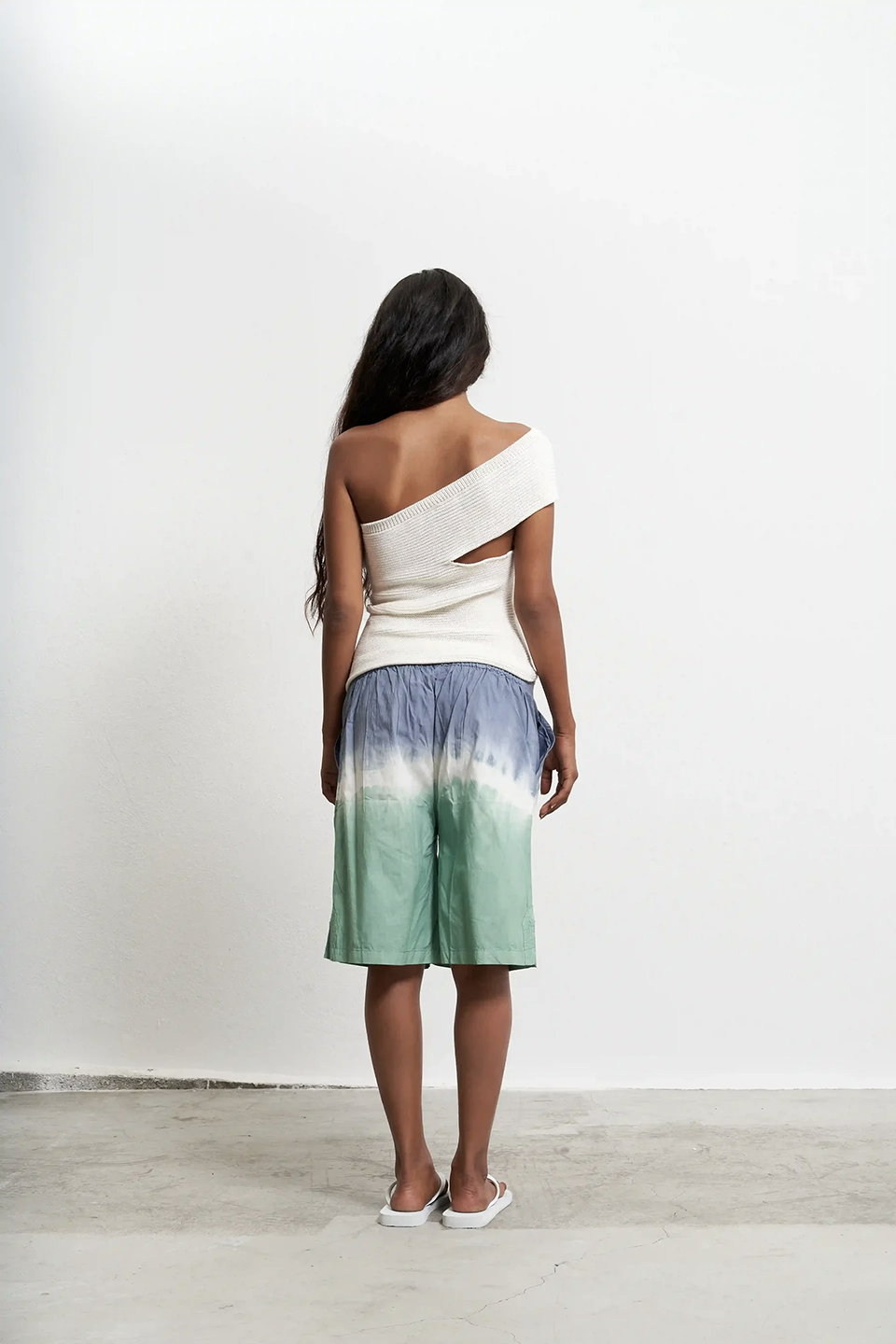 PYE1KNI00002CTW_White_1.png