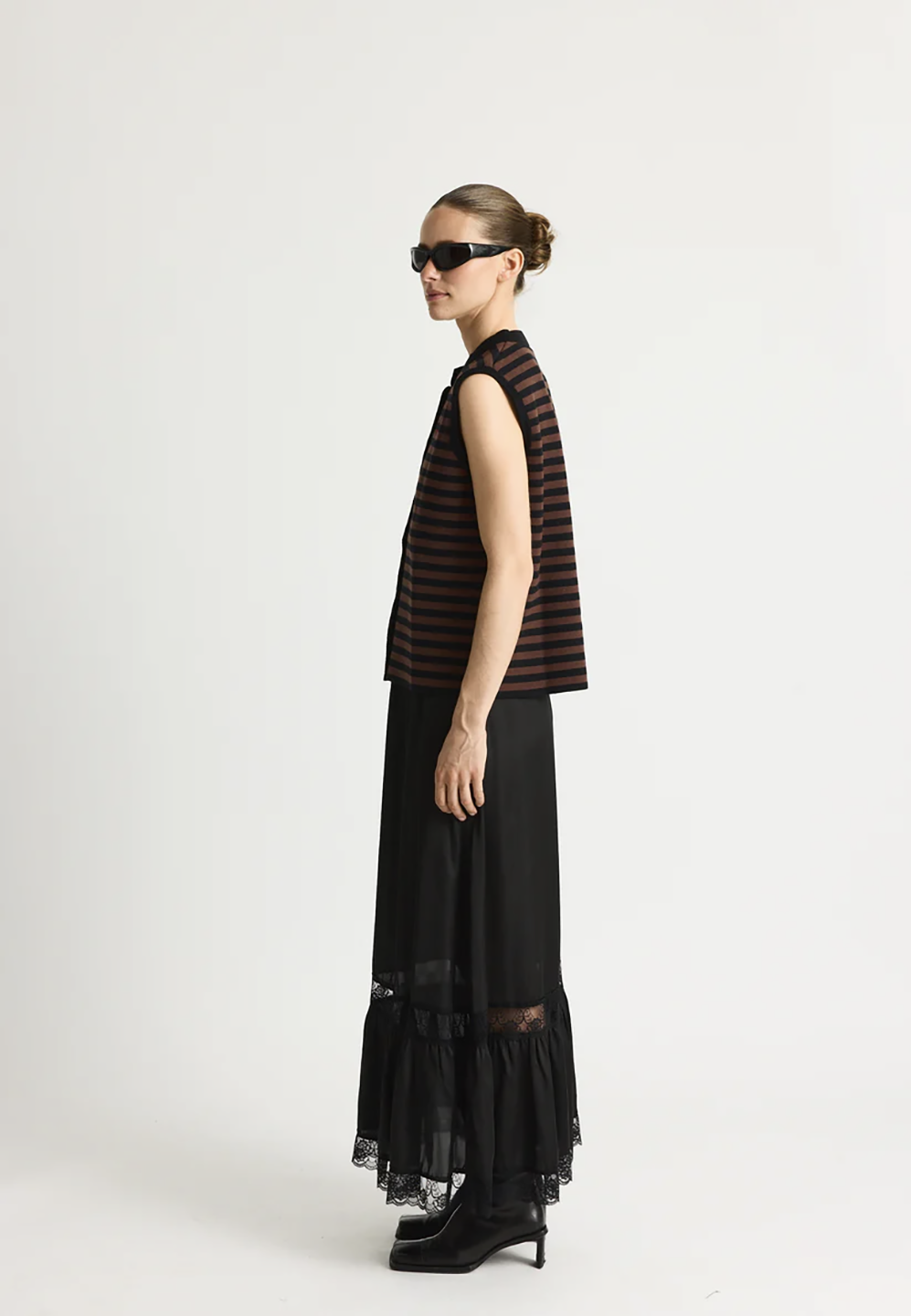 RES1KNI00014CTW_Black+Stripe_1.png