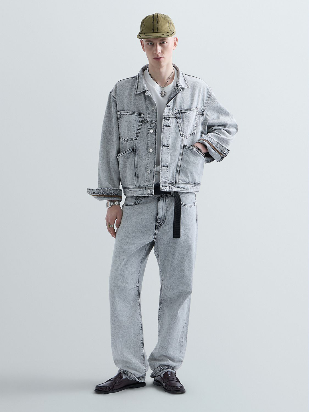 RPL1JEA00004CTM_SUPER+LIGHT+GREY_1.png