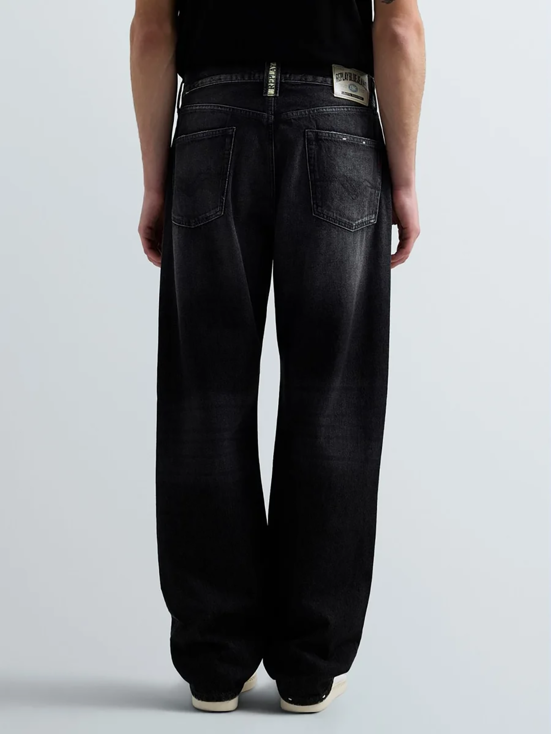 RPL1JEA00013CTM_BLACK+DELAV%C3%89_1.png