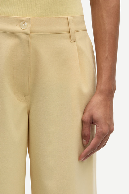 SAS1SHO09081PYW_Straw_1.png