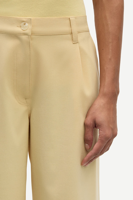 SAS1SHO09081PYW_Straw_1.png