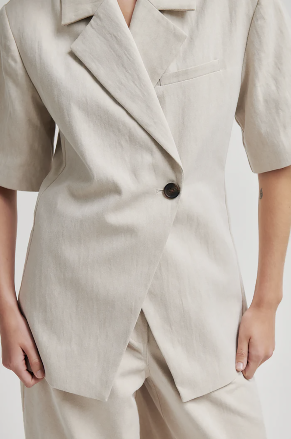SFM1CJK00002CTW_Soft+Beige_1.png