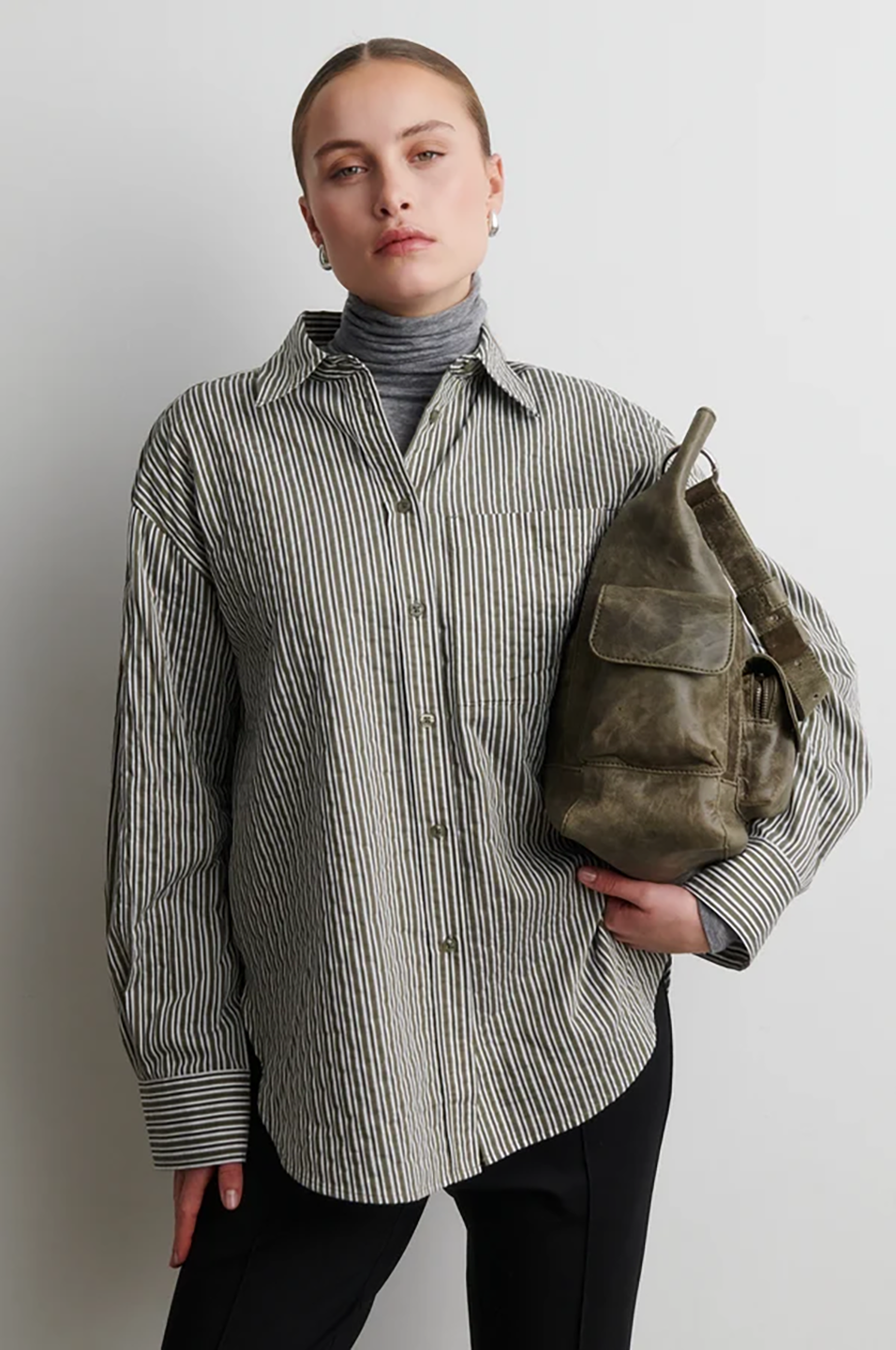 SFM1TOP10840CTW_BLACK+OLIVE_4.png