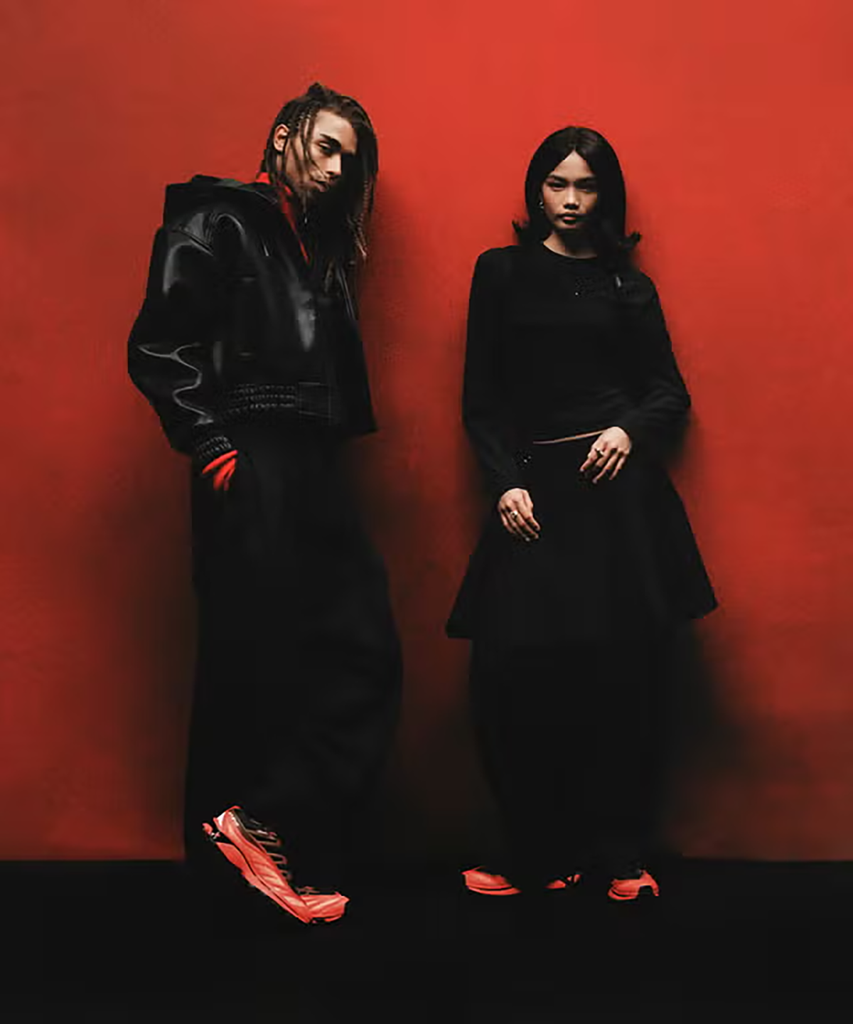 SLM2SNE15563SYU_Black%2BFiery+Red%2BWhite_5.png