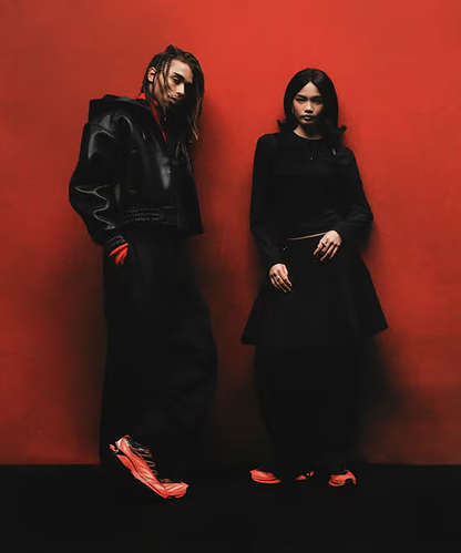 SLM2SNE15563SYU_Black%2BFiery+Red%2BWhite_5.png