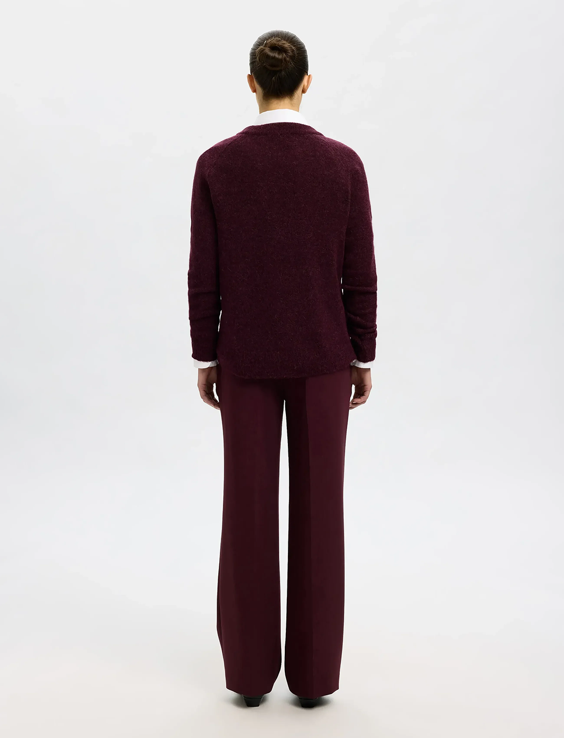 SLT1KNI00002LPW_Equestrian+Red_1.png