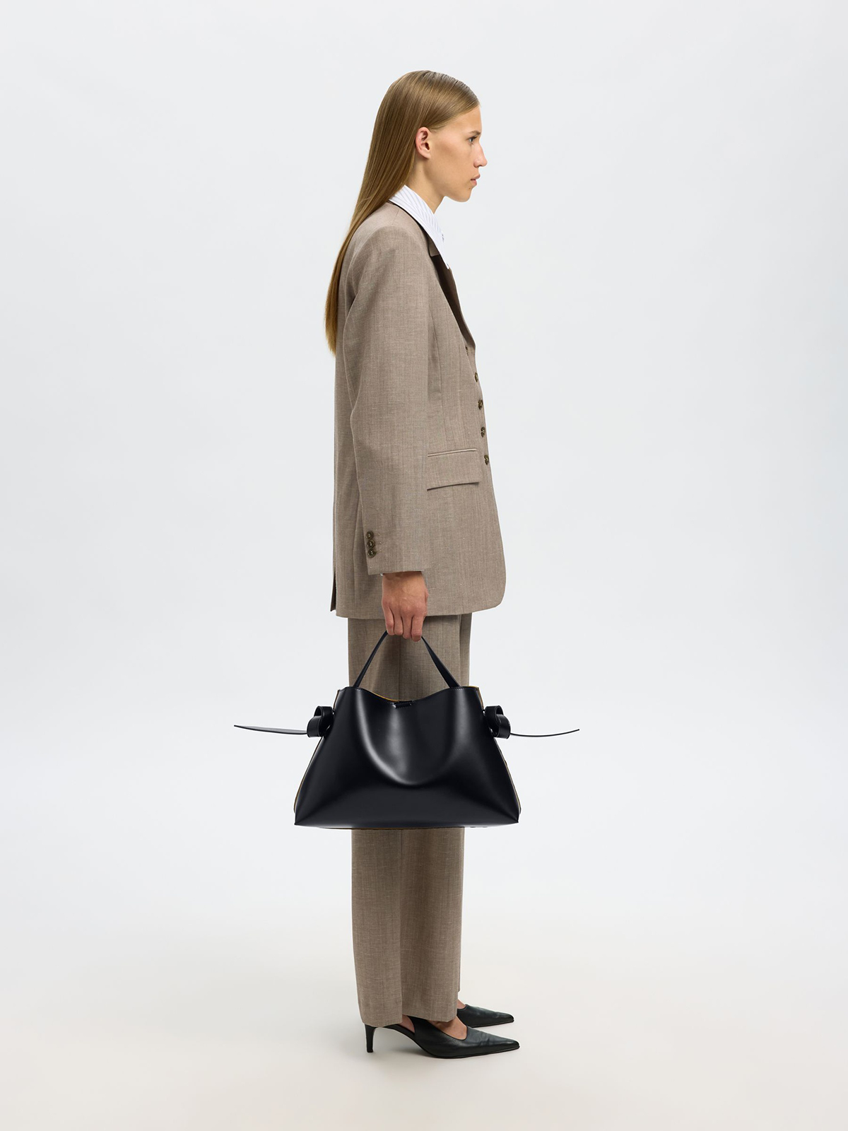 SLT3BAG00000LEW_Black_1.png