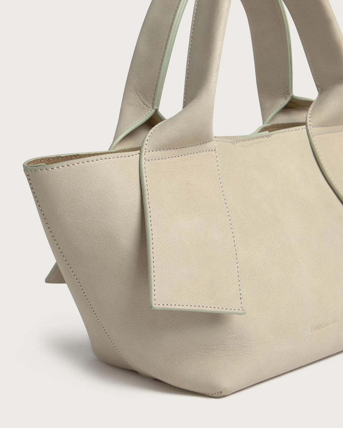 TKM3BAG00003LEW_Crudo_3.png