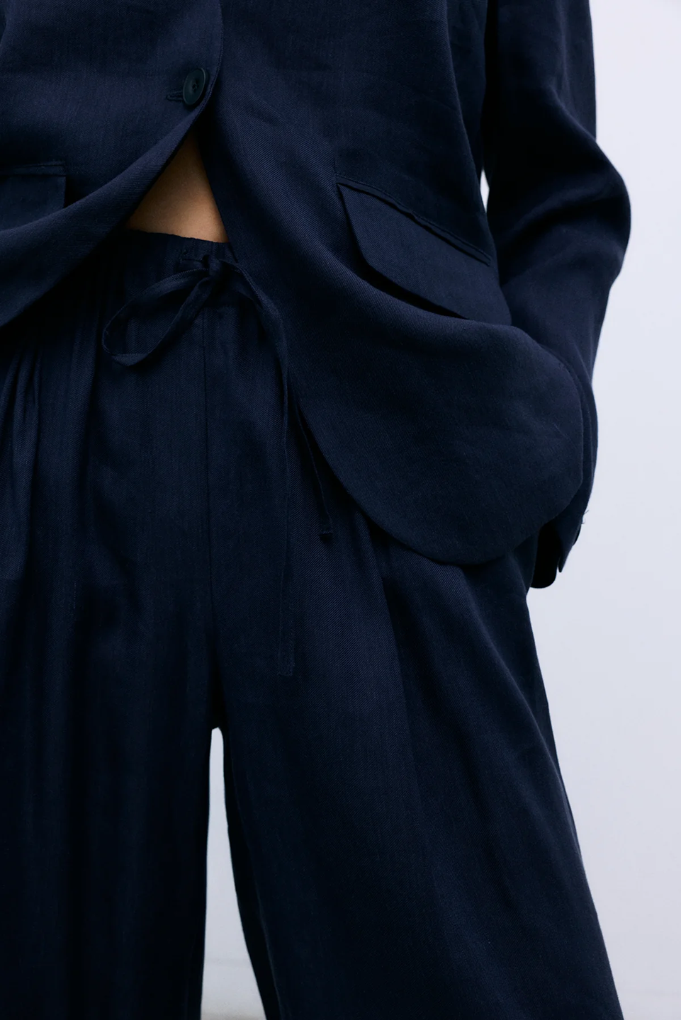TNS1TRO00005LIW_Summer+Midnight_2.png
