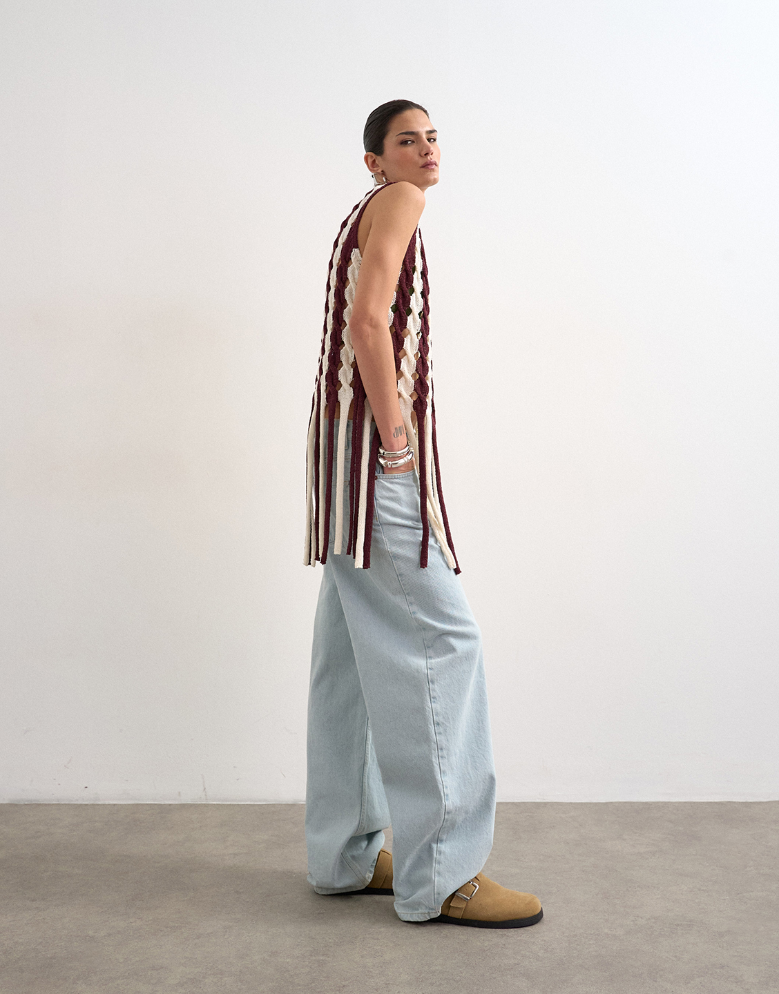 TPS1KNI00322PYW_Burgundy_3.png