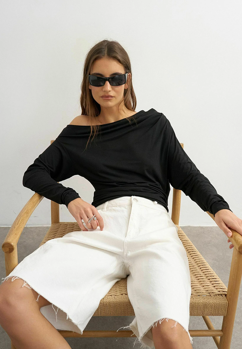 TPS1TOP21407LYW_Black_3.png