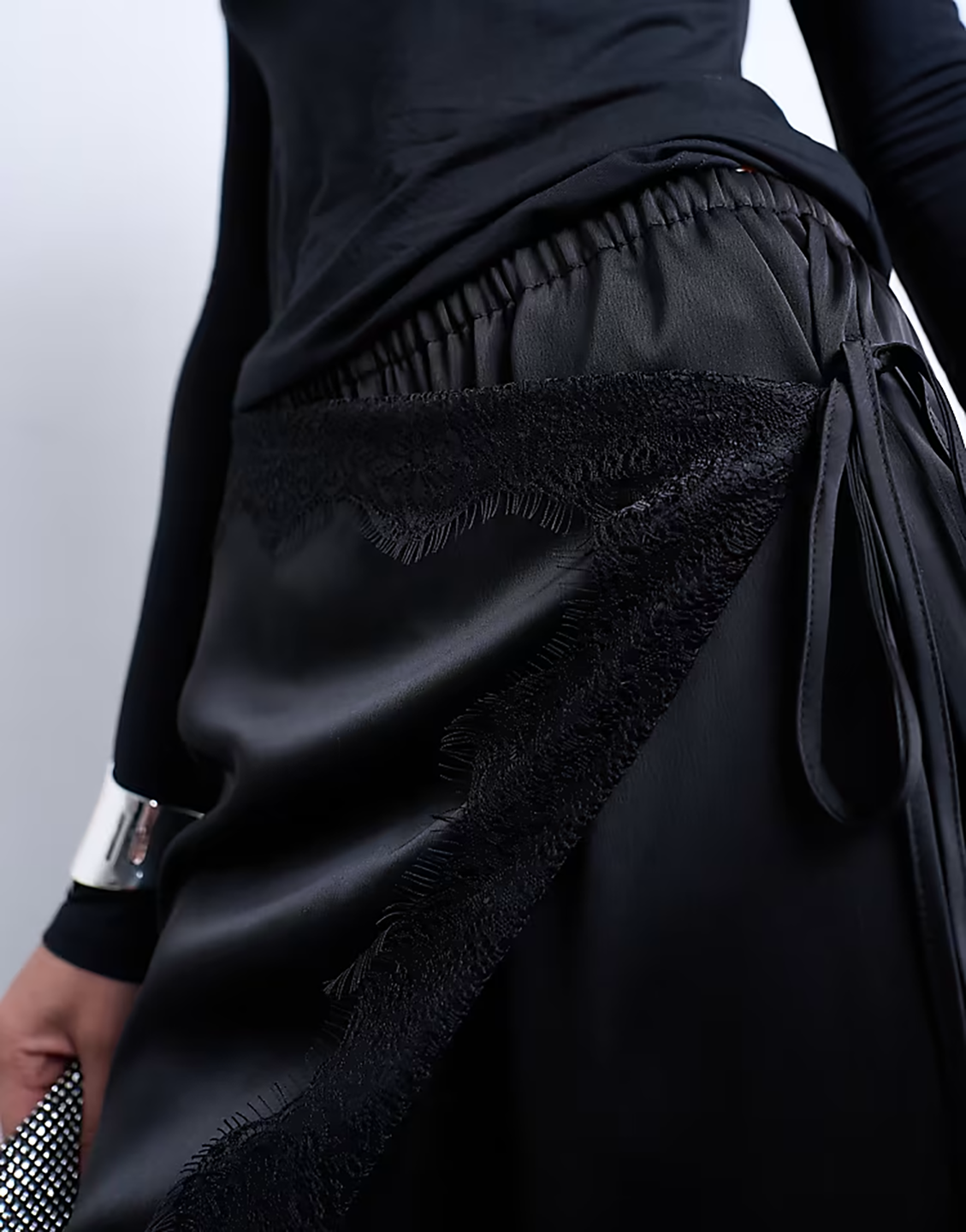 TPS1TRO21396PYW_Black_4.png