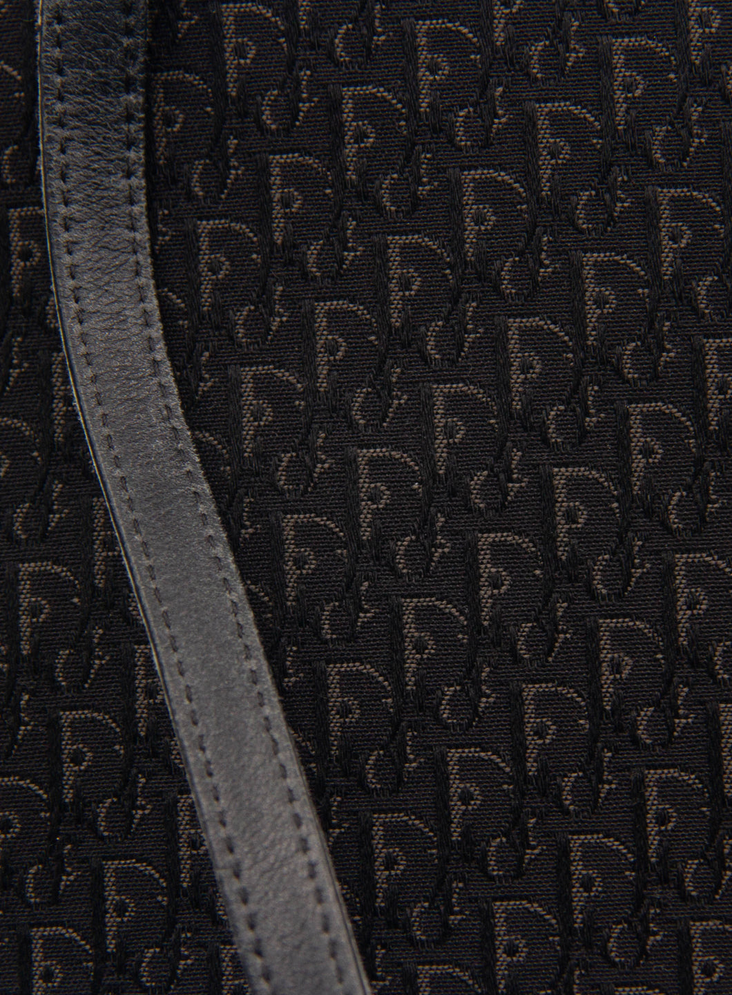 TVBBBCP00353LSW_Black_4.png